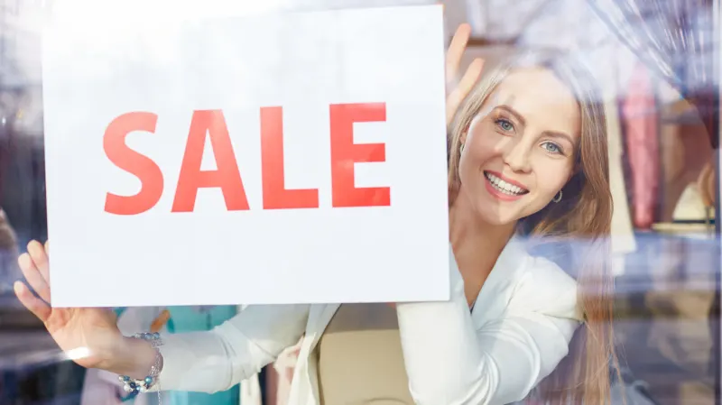 SALES PROMOTIONS IN STORE AND ONLINE (COMM072PO)