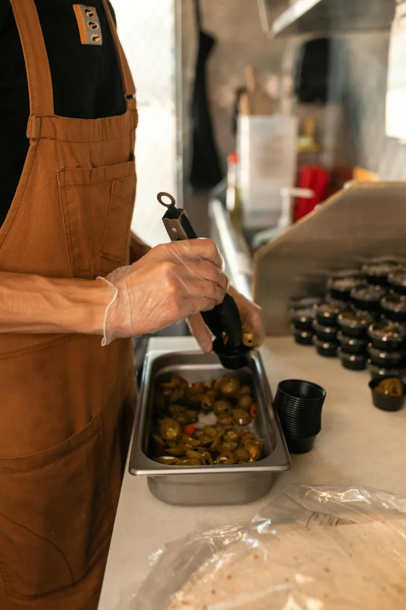 FOOD HANDLER AND FOOD SAFETY (HOTR0046)