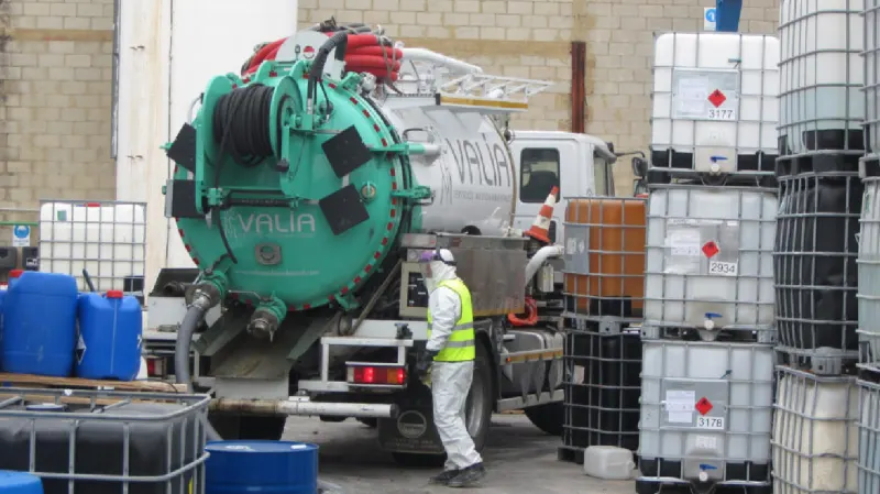 HANDLING TOXIC SUBSTANCES (SEAD113PO)